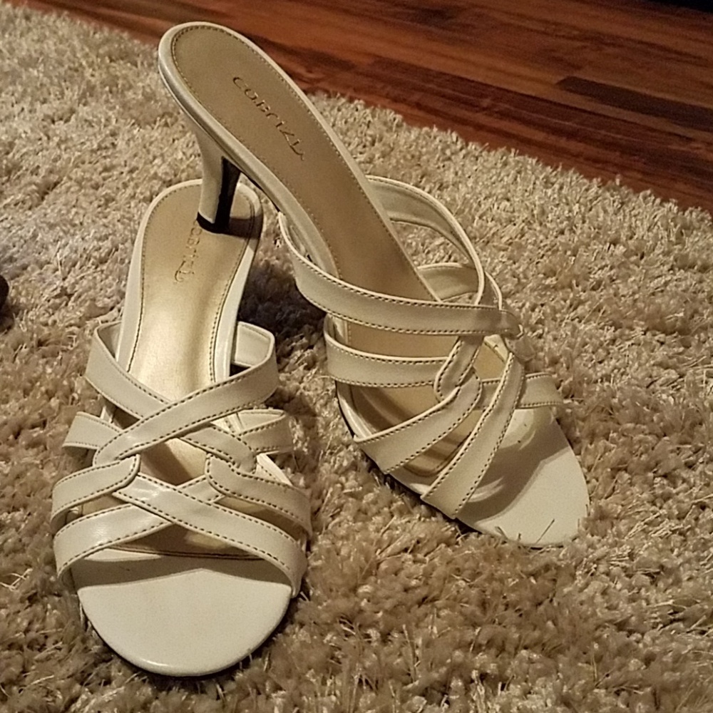 White dress sandle